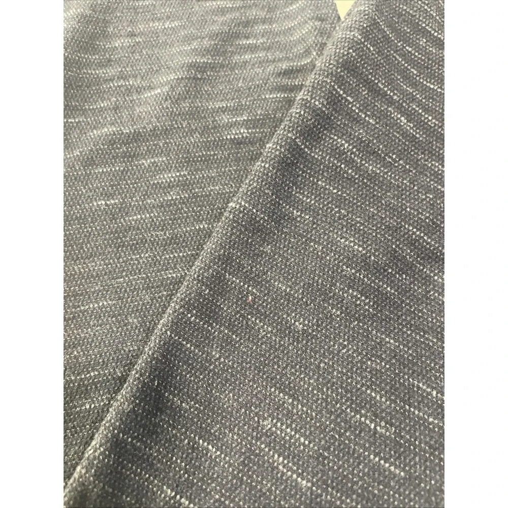 Lululemon‎ gray and black textured athletic capri leggings Size 8